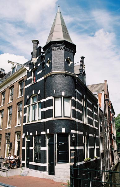 ams10-ams209pF1000012