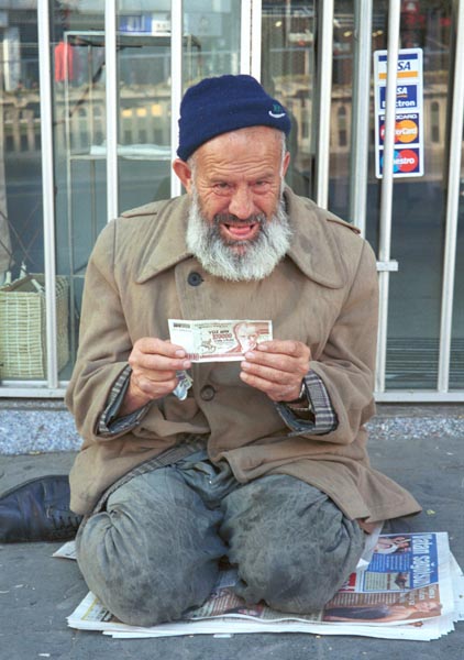 pep08-turkey001beggar_