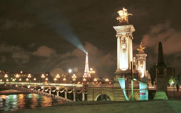trv07-paris003nightbridgeprint_