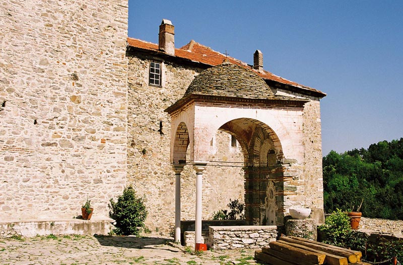 athos382karakallouF1070030
