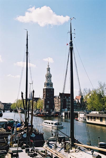 aa13-ams2003p105F1010028_